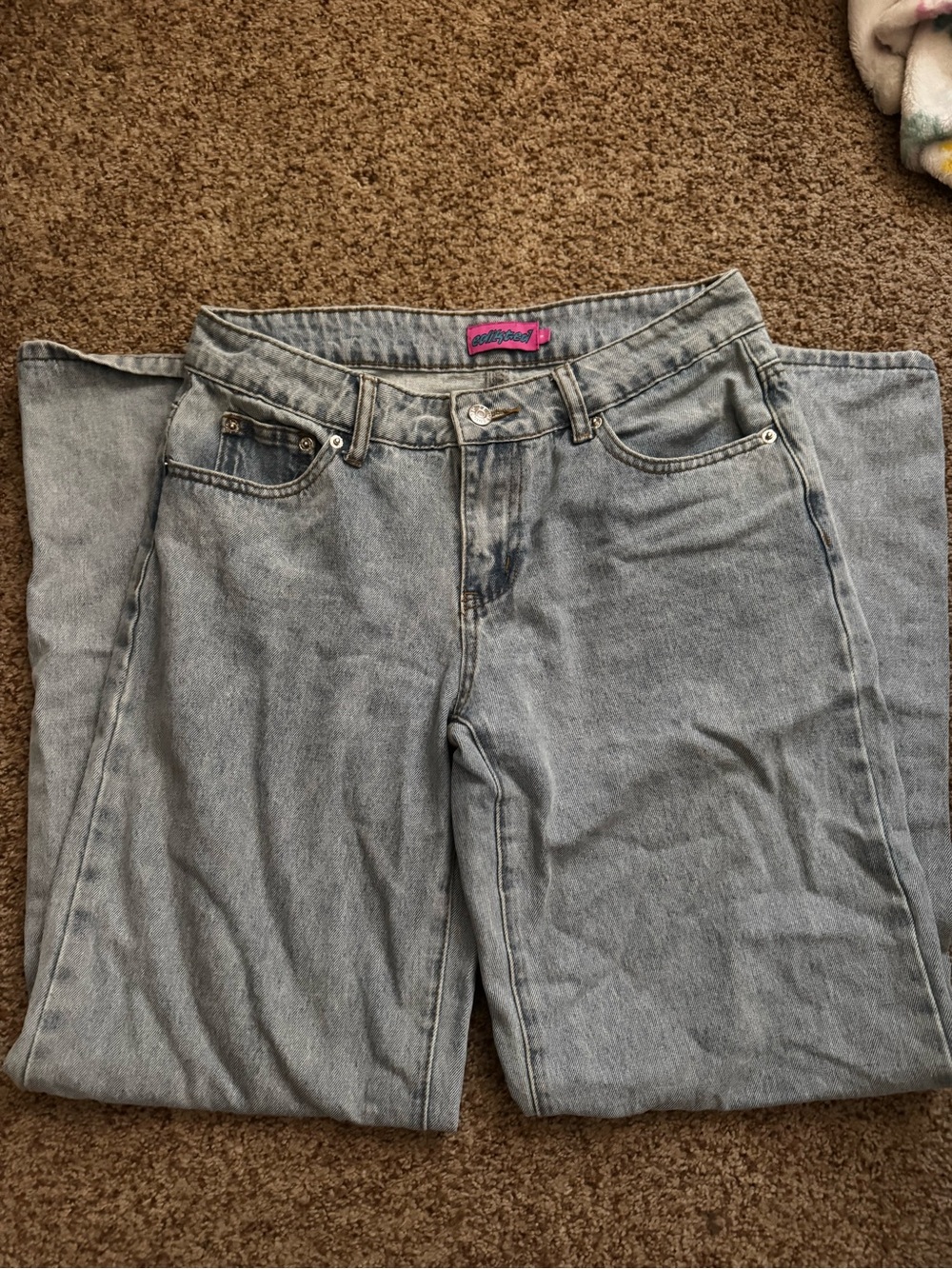 Edikted Light Wash Straight Leg Jeans with Pink Bows